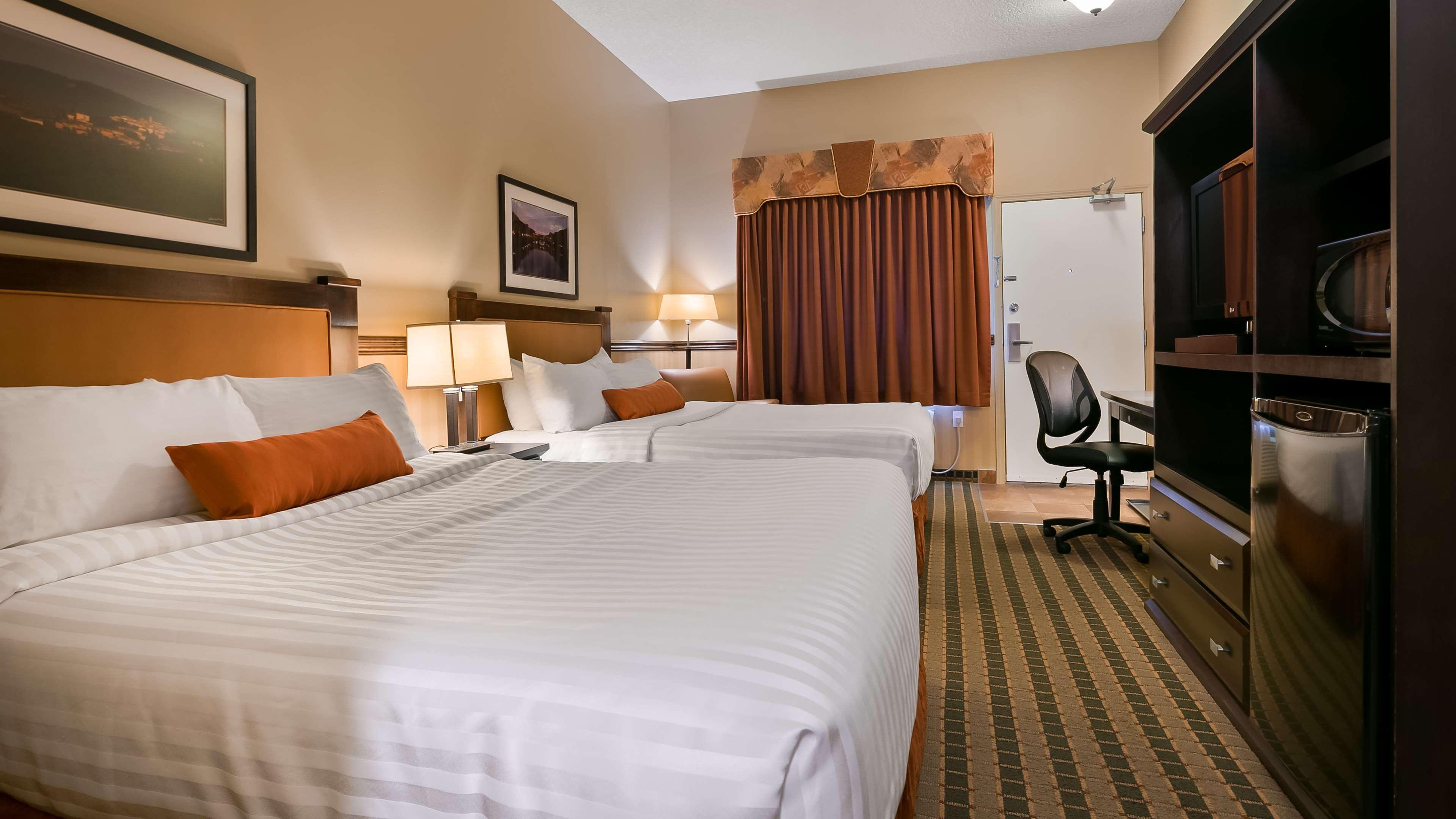 Best Western Diamond Inn Three Hills Bagian luar foto