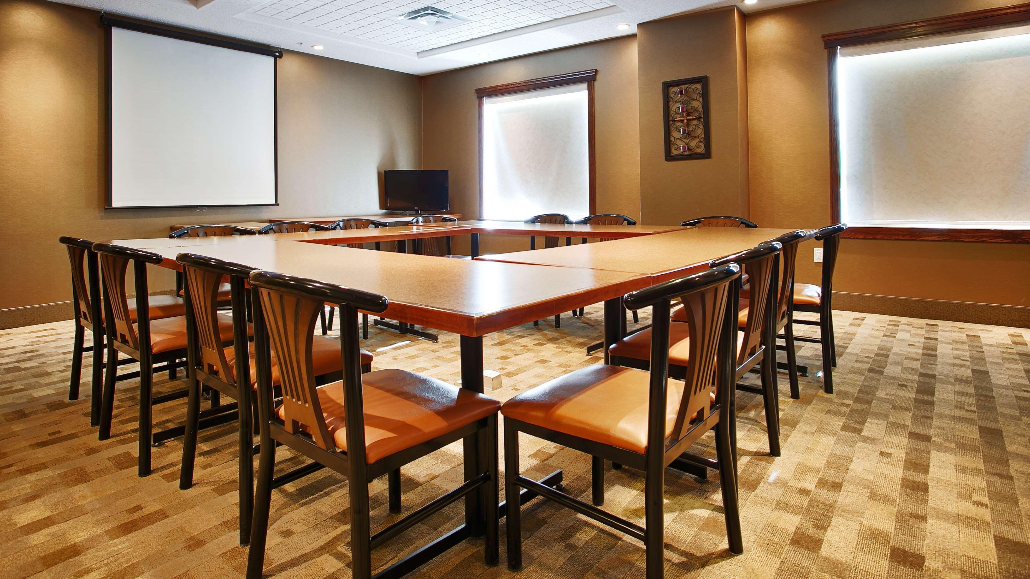 Best Western Diamond Inn Three Hills Bagian luar foto
