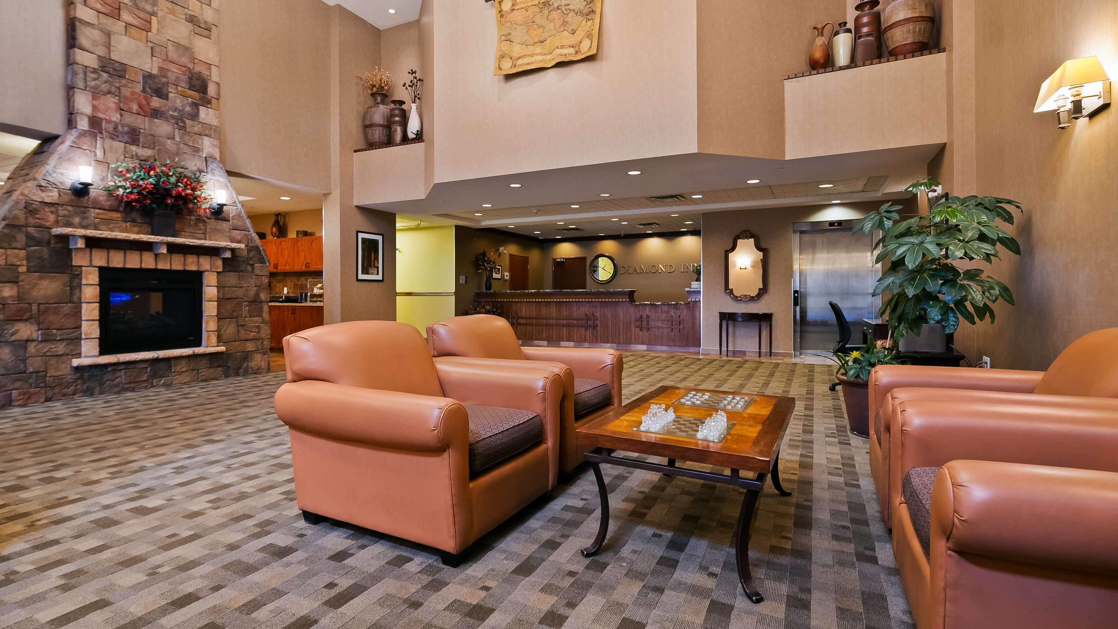 Best Western Diamond Inn Three Hills Bagian luar foto