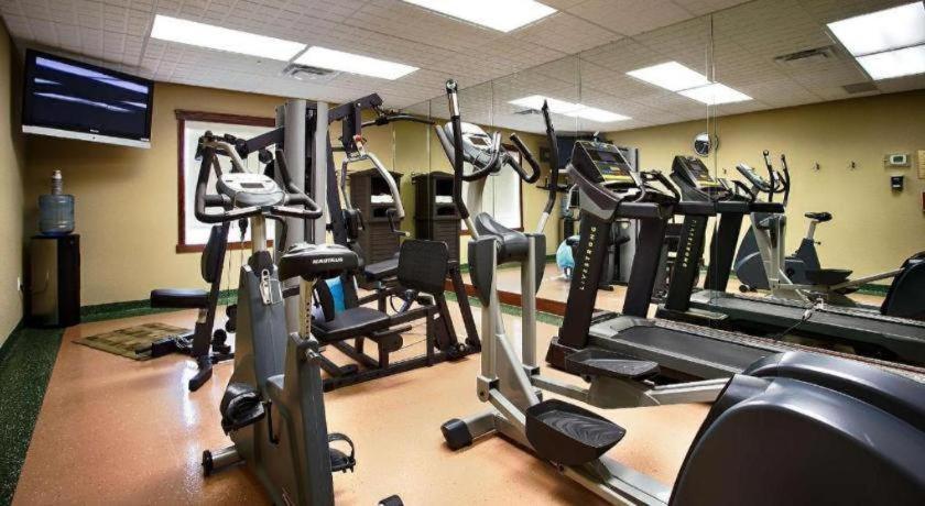 Best Western Diamond Inn Three Hills Bagian luar foto