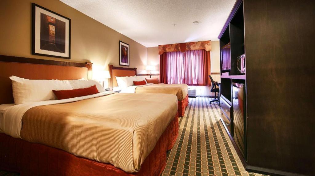 Best Western Diamond Inn Three Hills Bagian luar foto