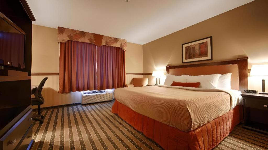Best Western Diamond Inn Three Hills Bagian luar foto