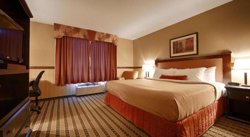 Best Western Diamond Inn Three Hills Bagian luar foto